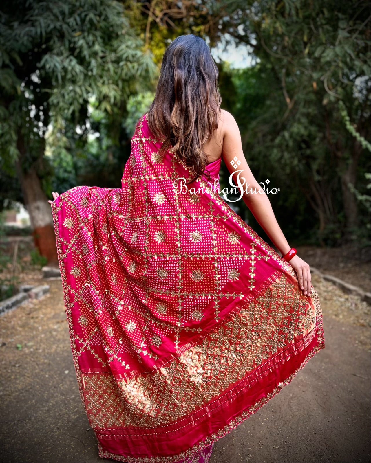 Fuschia pink Royal Gotapati Bandhani Sari